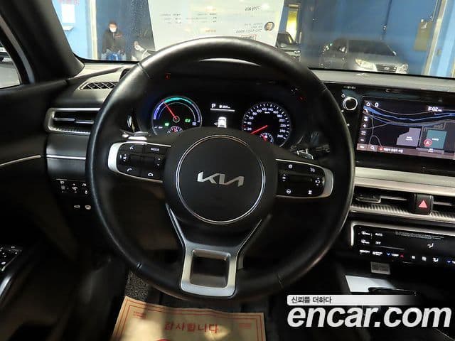 Kia K5 гибрид 3세대 Prestige, 2023 9