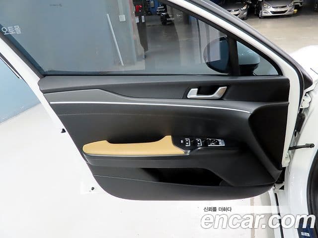 Kia K5 гибрид 3세대 Prestige, 2023 13