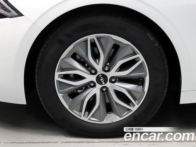 Kia K5 гибрид 3세대 Prestige, 2023 20