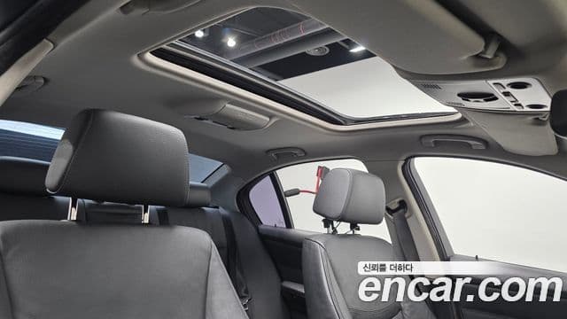 BMW 3시리즈 (E90) 320d седан, 2009 16