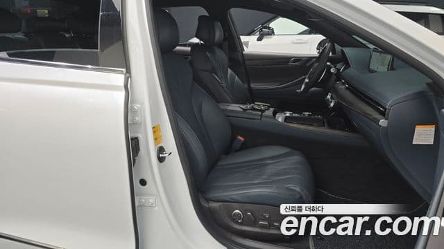 Genesis electrified G80 (RG3) e-AWD, 2023 10