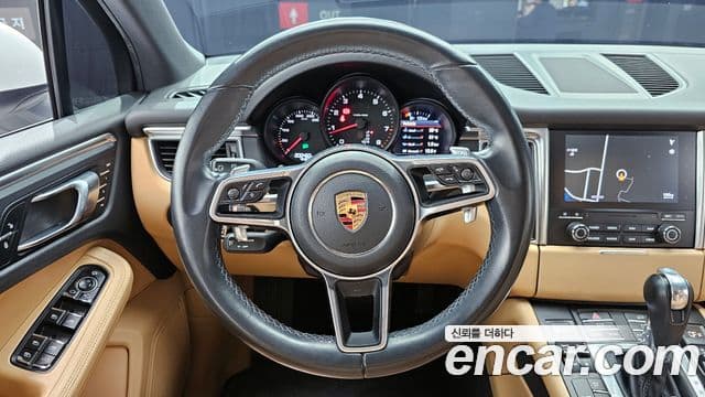 Porsche Macan 95B, 2018 13