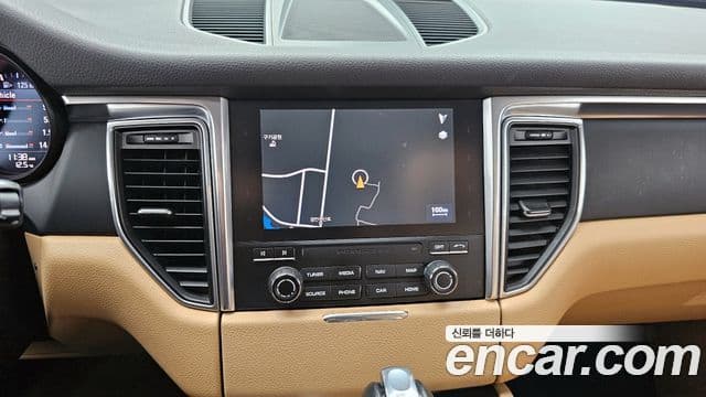 Porsche Macan 95B, 2018 16