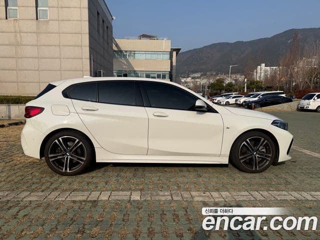BMW 1시리즈 (F40) 120i M Sport, 2023 все фото