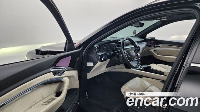 Audi e-Tron, 2020 10