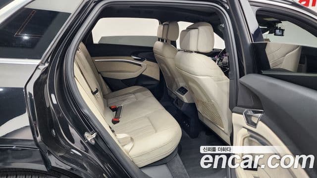 Audi e-Tron, 2020 12