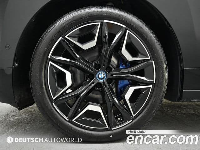 BMW iX xDrive50 Sport Plus, 2023 все фото