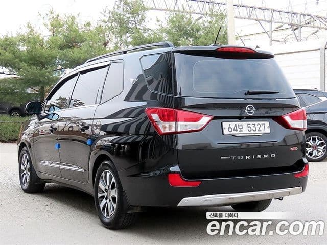 KG모빌리티(SsangYong) Korando 투리스모 4WD RX 9인승, 2018 3