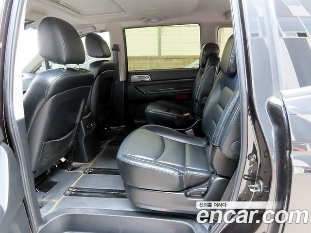 KG모빌리티(SsangYong) Korando 투리스모 4WD RX 9인승, 2018 6