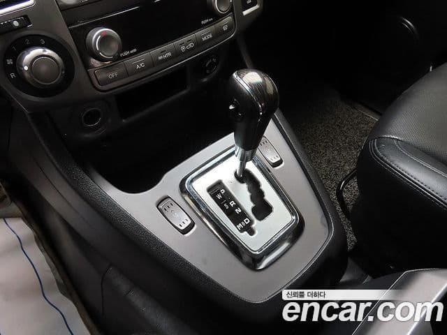 KG모빌리티(SsangYong) Korando 투리스모 4WD RX 9인승, 2018 10