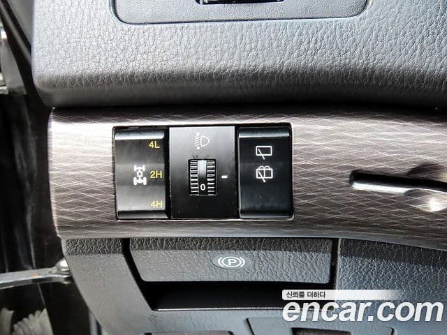 KG모빌리티(SsangYong) Korando 투리스모 4WD RX 9인승, 2018 12