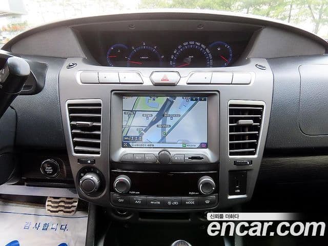 KG모빌리티(SsangYong) Korando 투리스모 4WD RX 9인승, 2018 13