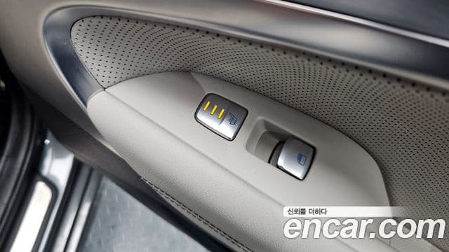 Genesis G70 Elite, 2019 18