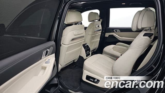 BMW X7 (G07) xDrive 40d M Sport 6인승, 2023 12