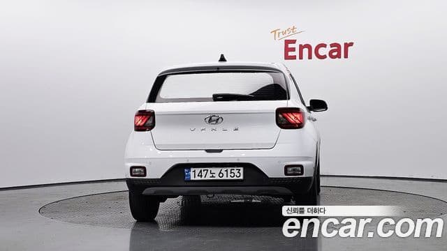 Hyundai Venue Premium, 2023 4