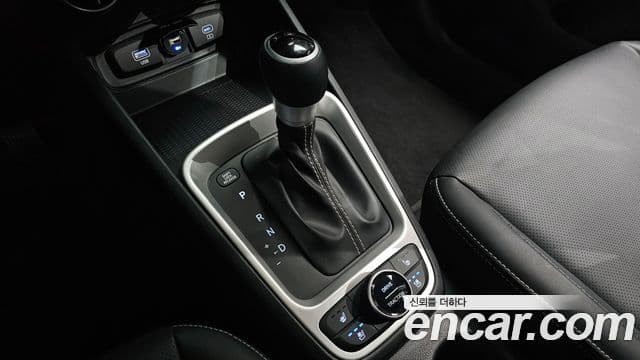 Hyundai Venue Premium, 2023 9