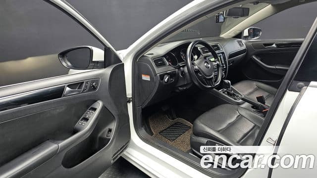 Volkswagen New Jetta 6세대, 2015 11