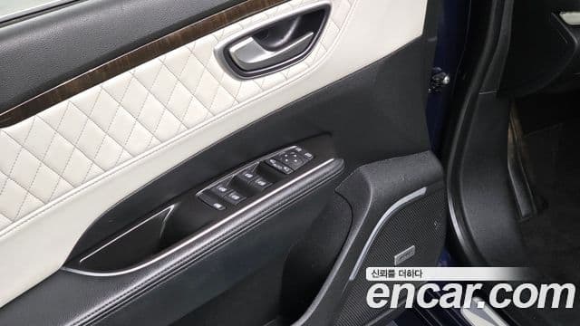 Renault Korea(Samsung) SM6 2.0 LPe RE (для людей с инвалидностью), 2016 16