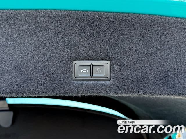 Lamborghini Urus 4.0 V8 SE, 2025 10