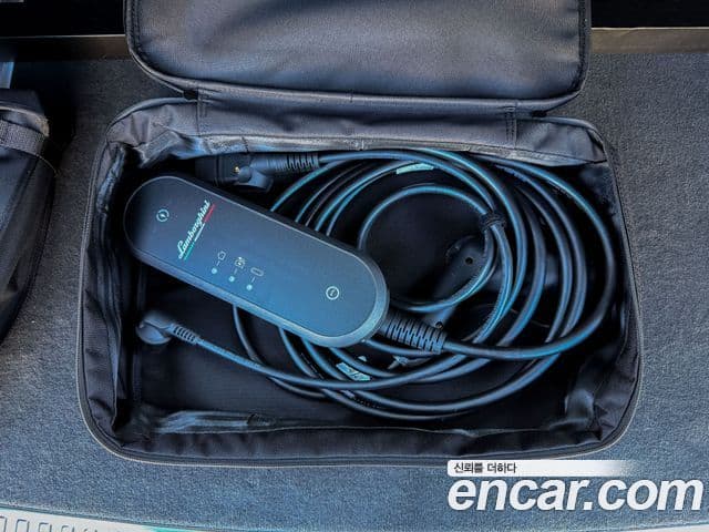 Lamborghini Urus 4.0 V8 SE, 2025 11