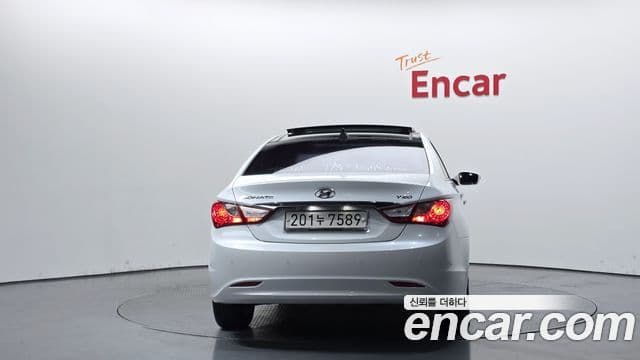 Hyundai YF Sonata LPI Premier(для людей с инвалидностью), 2011 4