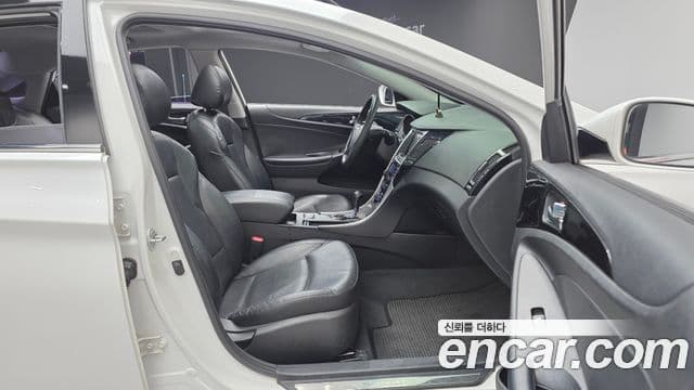 Hyundai YF Sonata LPI Premier(для людей с инвалидностью), 2011 10