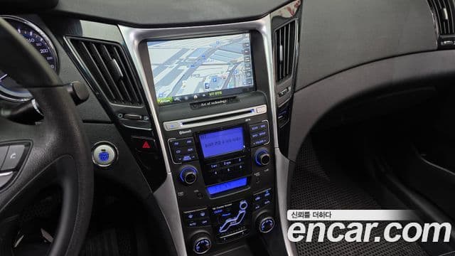 Hyundai YF Sonata LPI Premier(для людей с инвалидностью), 2011 14