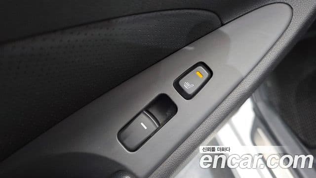 Hyundai YF Sonata LPI Premier(для людей с инвалидностью), 2011 18