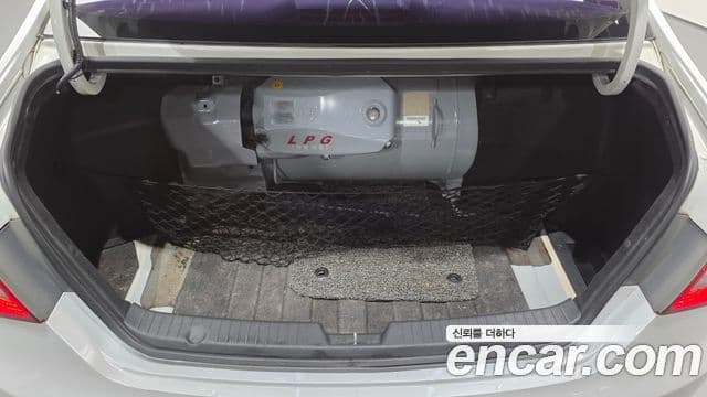 Hyundai YF Sonata LPI Premier(для людей с инвалидностью), 2011 20