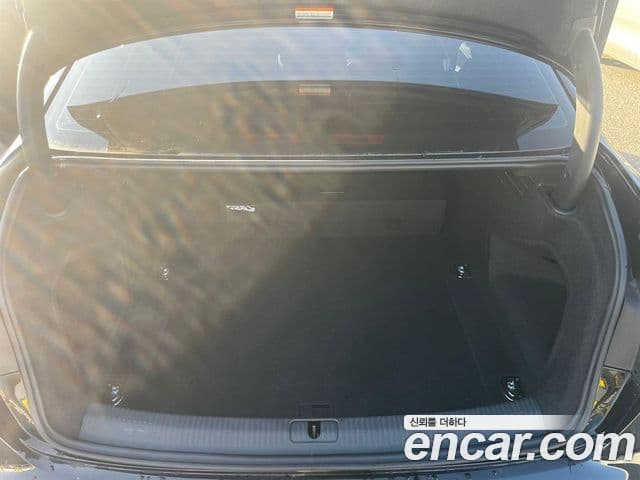 Audi A4 (B9), 2016 13