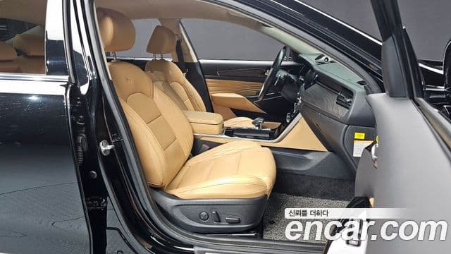 Kia K7 Premier гибрид Signature, 2021 10