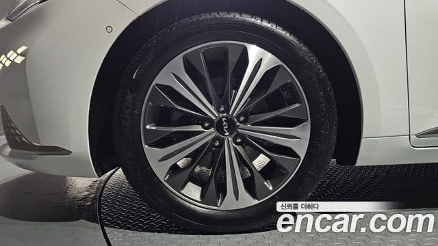 Kia K8 гибрид Signature, 2023 все фото