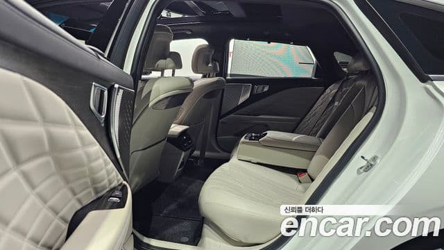 Kia K8 гибрид Signature, 2023 12