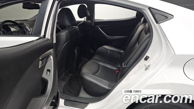 Hyundai Avante MD M16 GDI Avenue, 2013 11