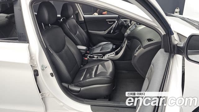 Hyundai Avante MD M16 GDI Avenue, 2013 12