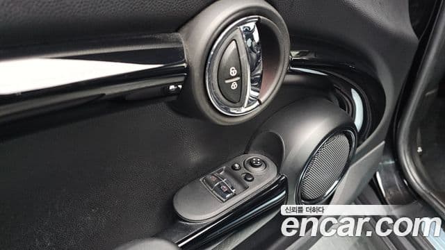 Mini Cooper 3세대, 2019 12