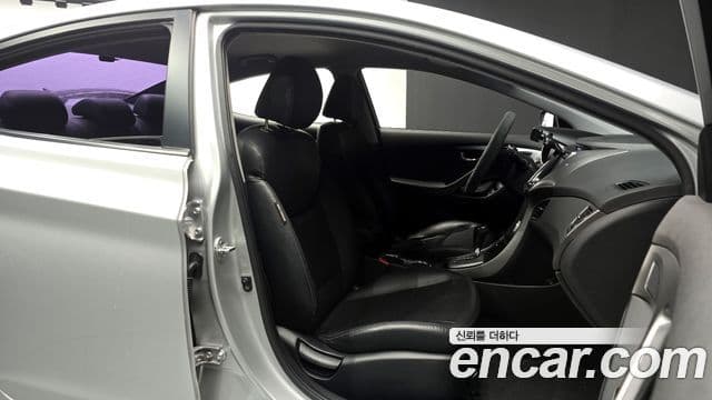 Hyundai Avante MD Premier, 2012 10