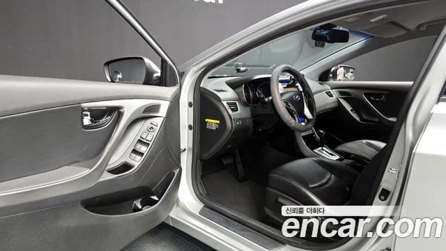 Hyundai Avante MD Premier, 2012 11