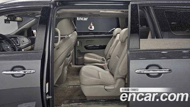 Kia All New Carnival Prestige, 2017 12