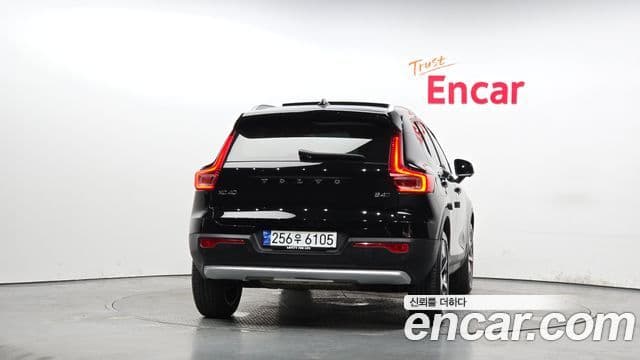 Volvo XC40 B4 Ultimate Bright, 2023 4