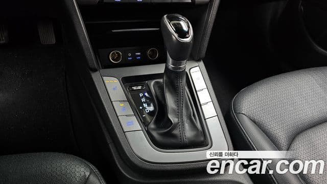 Hyundai Avante AD 1.6 LPI Smart(арендный автомобиль), 2016 9