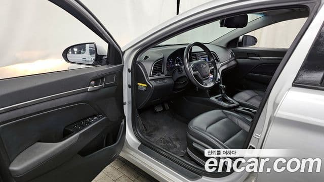 Hyundai Avante AD 1.6 LPI Smart(арендный автомобиль), 2016 10