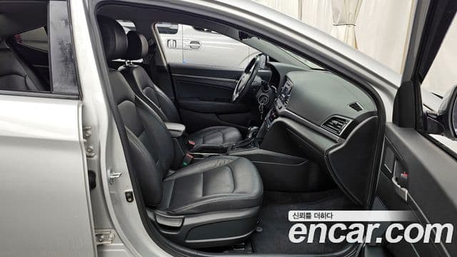 Hyundai Avante AD 1.6 LPI Smart(арендный автомобиль), 2016 11