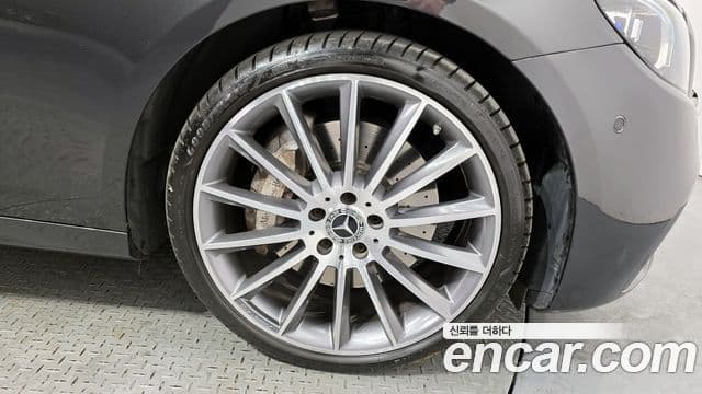 Mercedes-Benz E-класс W213 AMG Line, 2021 все фото