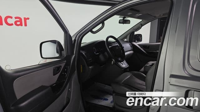 Hyundai Grand Starex Smart, 2017 10