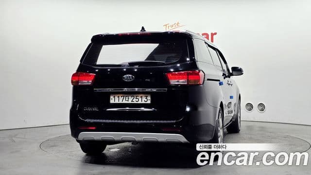 Kia All New Carnival Noblesse, 2017 4