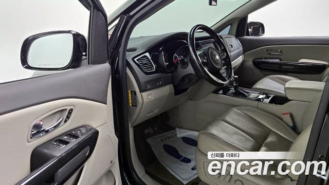 Kia All New Carnival Noblesse, 2017 10