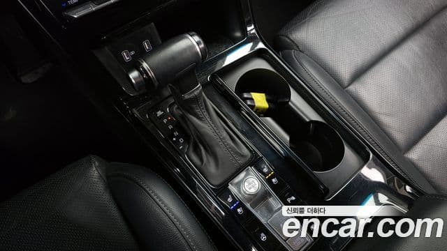 Kia K7 Premier 3.0 LPI Prestige(арендный автомобиль), 2020 9