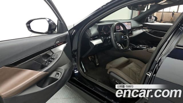 BMW 5시리즈 (G60) 520i M Sport, 2024 10
