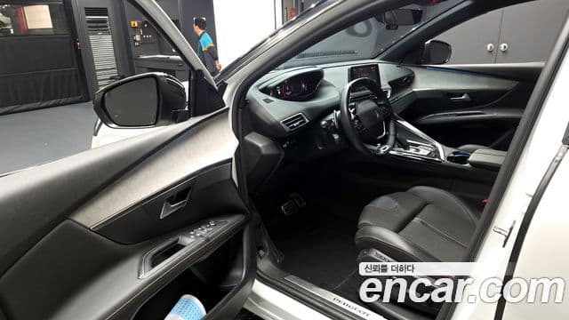 Peugeot 3008 2세대 1.2 Pure Tech GT, 2022 10
